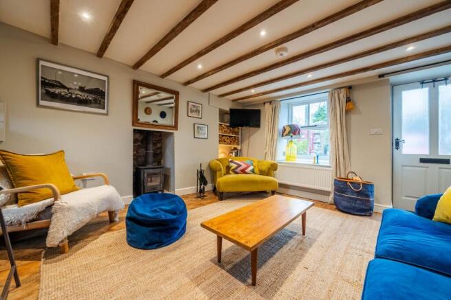 OPEN PLAN LIVING AREA
