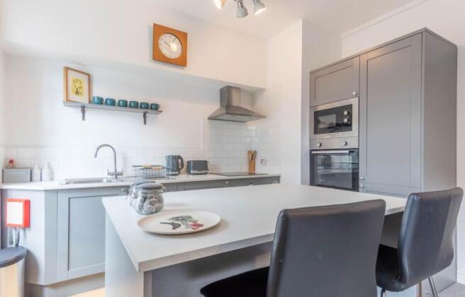 OPEN PLAN LIVING AREA