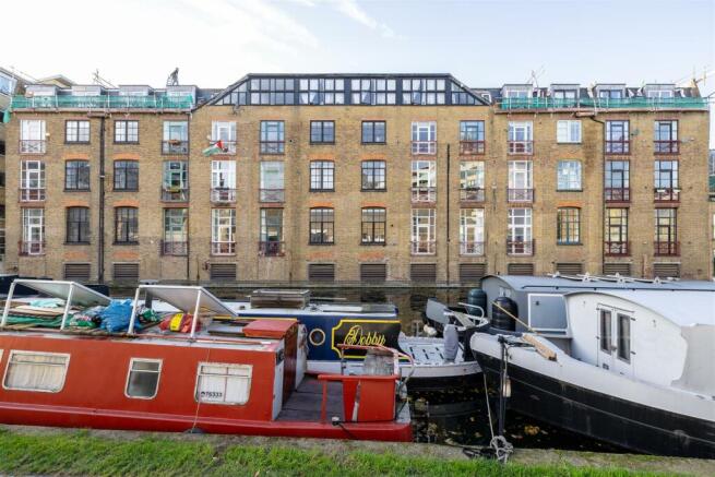 Wharf Place, E2