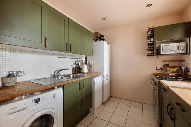 2, Queensdown Road E5