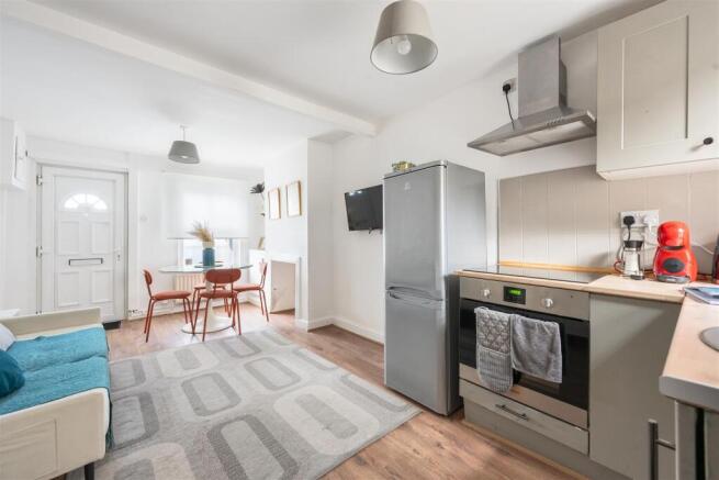 Hadleigh Street, E2