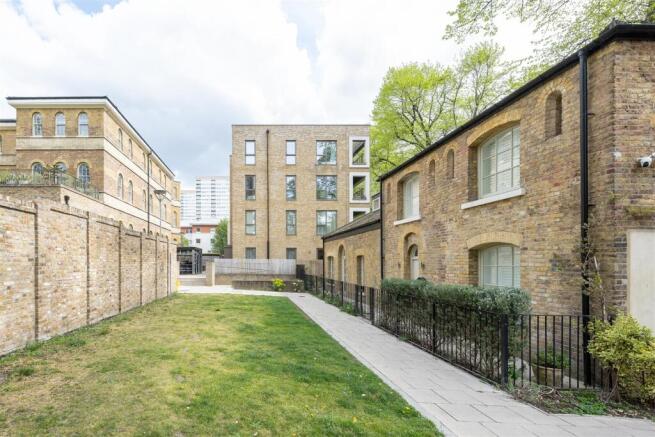 Richard Tress Way, E3