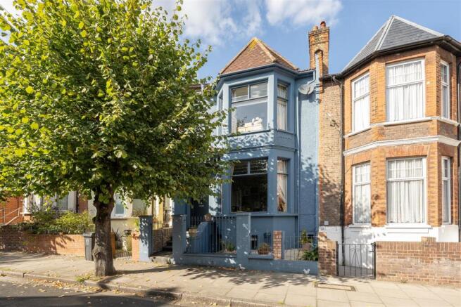 Gunton Road, E5