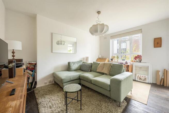 Chatsworth Estate, E5