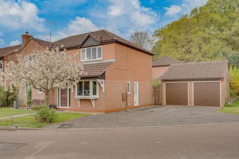 Tweed Close, Valley Park, Chandler's Ford, SO53 4QX