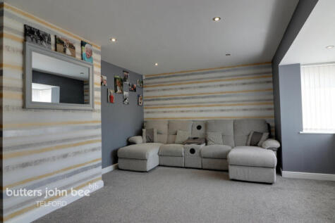 181 Teagues Crescent, Telford TF2 6RA