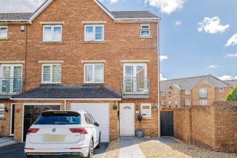 Clos Tyniad Glo, Barry