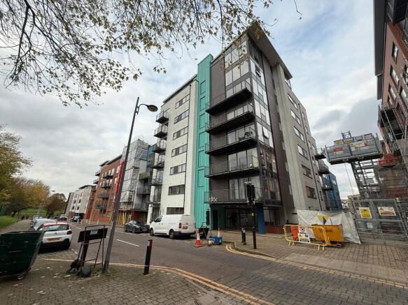 9a353475-57e6-40f...