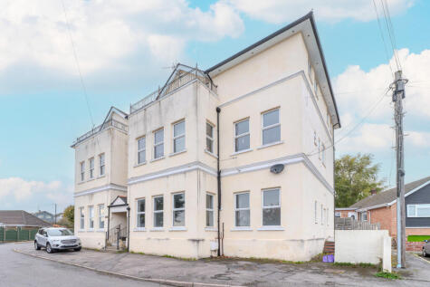 St. Maur Gardens, Chepstow, NP16 5