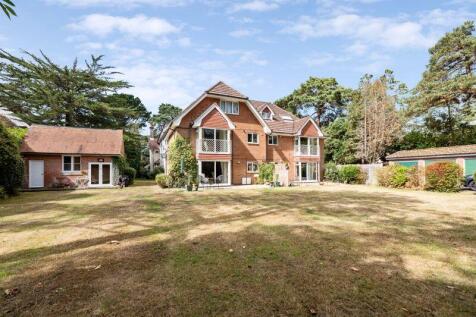 Forest Road, Branksome Park, BH13