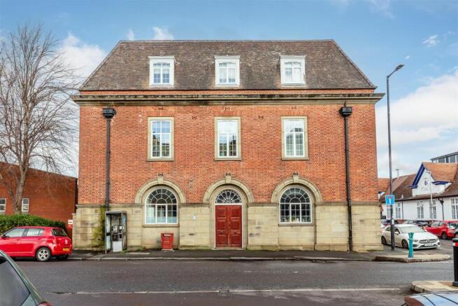 Selsdon House, Avonmouth Front.jpg