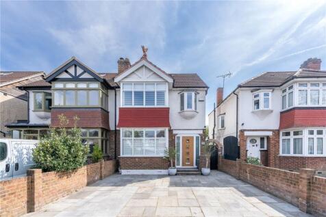 Staines Road, Twickenham, TW2