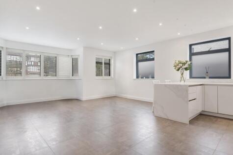 Finchley Road, Golders Green, NW11