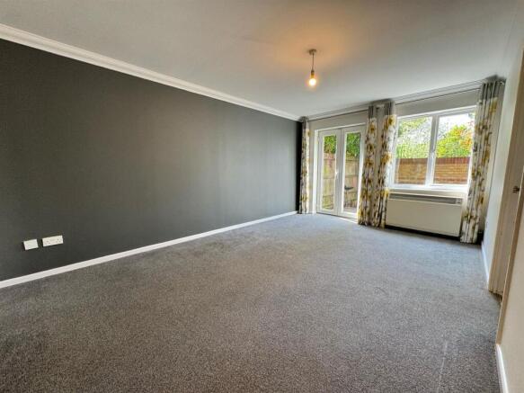 Living Room 6.jpeg