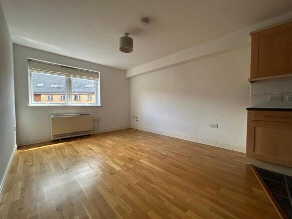 Lounge 2.jpg