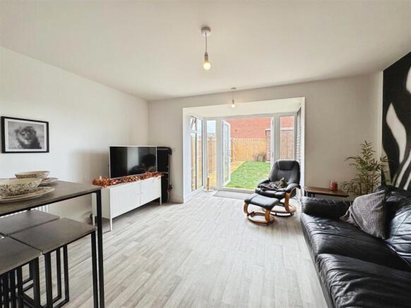 eecec2de--4F6B-AB4C-0E09098C637F-10852-000007A28C1