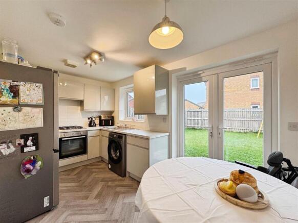 9b1300fa-6-442F-8268-0865BE74A9DF-2284-000001564AA