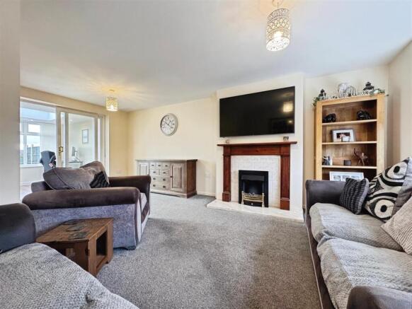 1172566d-3-4643-AAF0-18520C97462F-8193-00000900BB2