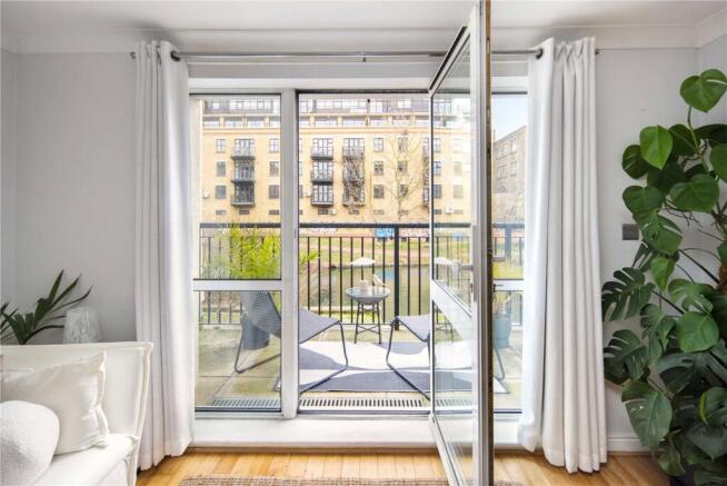 Living Area/Balcony