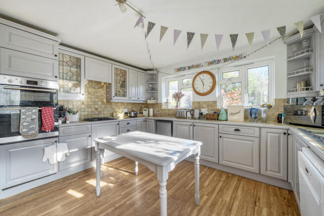 1370164-16-68fb50...