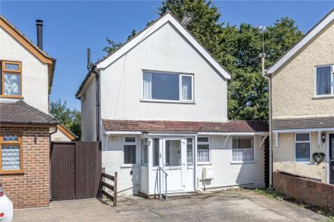 Chestnut Close, Addlestone, Surrey, KT15