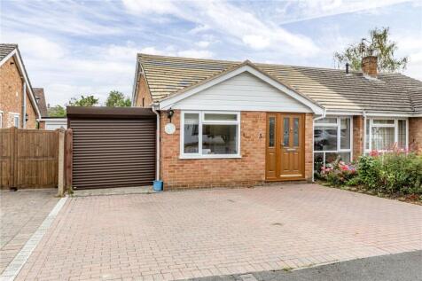 Acacia Close, Woodham, Addlestone, Surrey, KT15