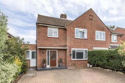Manor Drive, New Haw, Addlestone, Surrey, KT15
