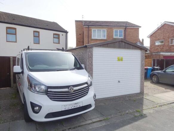 Garage/Parking 