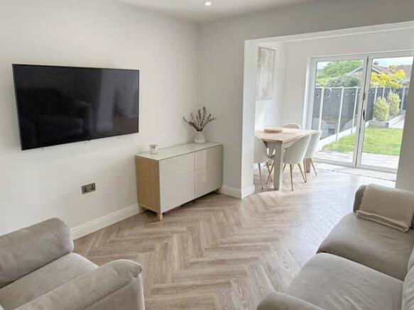Lounge/Dining Room
