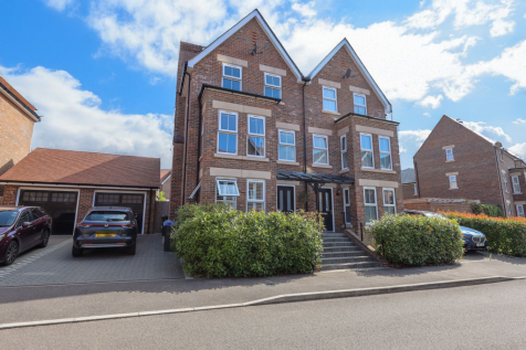 Curf Way, Burgess Hill, RH15