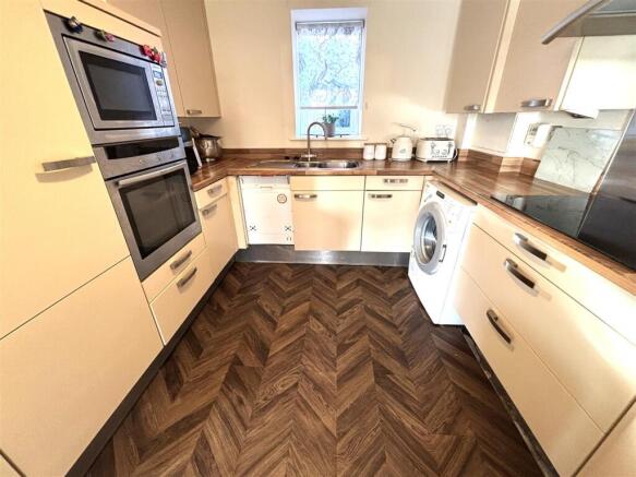 KITCHEN.jpeg