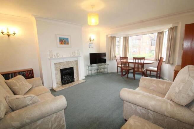 Living room e.jpg