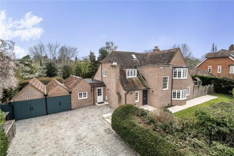 Searle Road, Farnham, Surrey, GU9