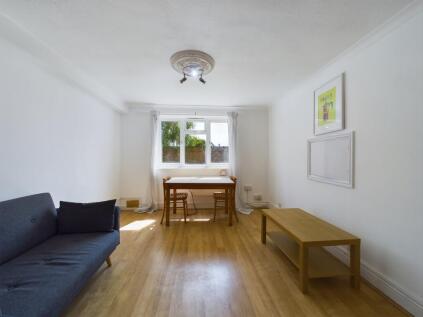 Malvern Court, Slough, SL3