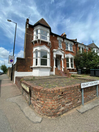 Three Bedroom Ground Floor Conversion Flat