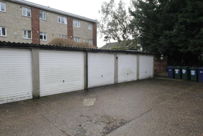 Garage 9 Park Farm Close