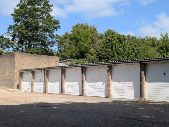 Garage for Sale In east Finchley/Hampstead Garden