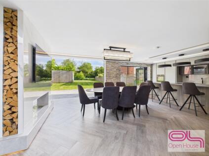 Edgewater Oaks, Lea Town, Preston