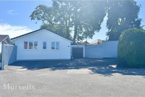 Seliot Close, Poole, BH15