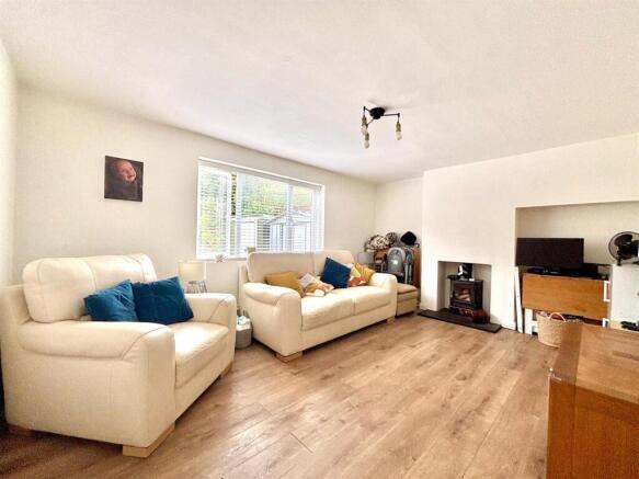 WhatsApp Image 2025-08-21 at 16.30.23_ccb6352e.jpg