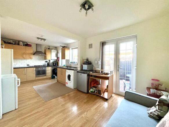 WhatsApp Image 2025-09-22 at 11.53.03_f8137814.jpg