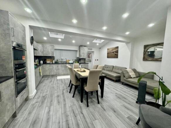 KITCHEN-LOUNGE 1.jpg