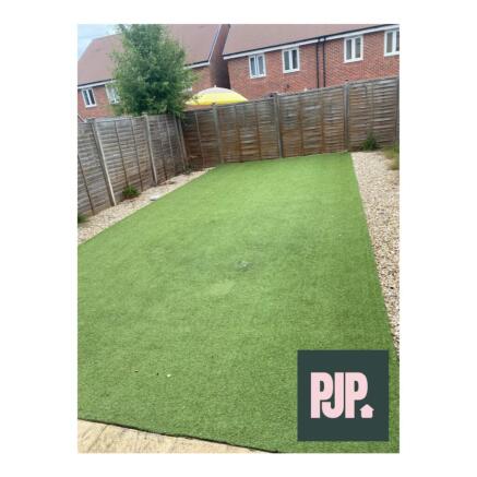 A spacious and well-maintained garden, perfect ...