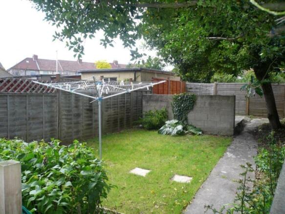 A spacious and well-maintained garden, perfect ...