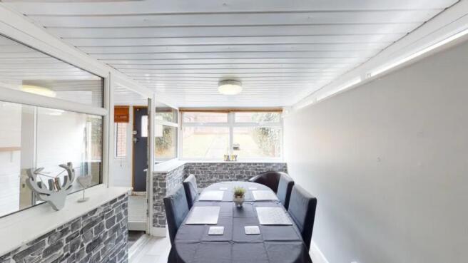 A spacious and inviting large modern living roo...