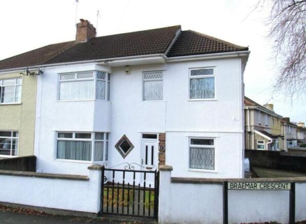 A charming exterior view of the property showca...