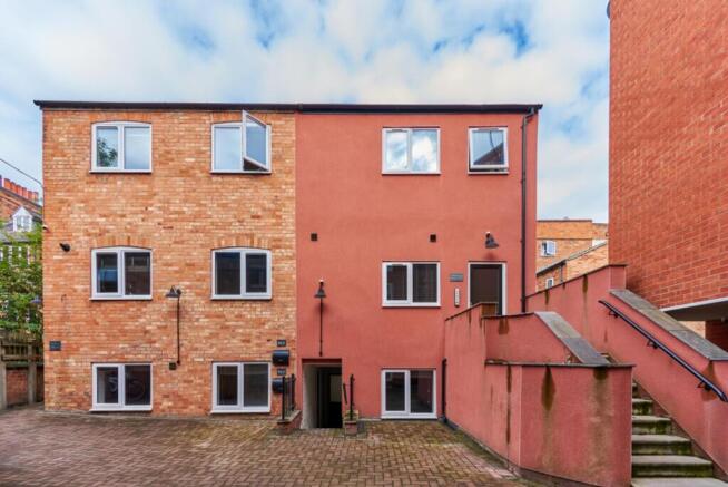 This charming property features a well-maintain...