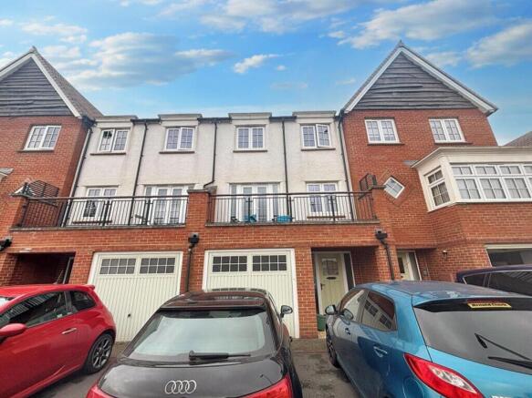 Charming front view of a well-maintained proper...