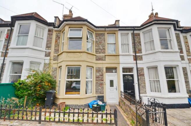 Charming front view of a beautifully maintained...