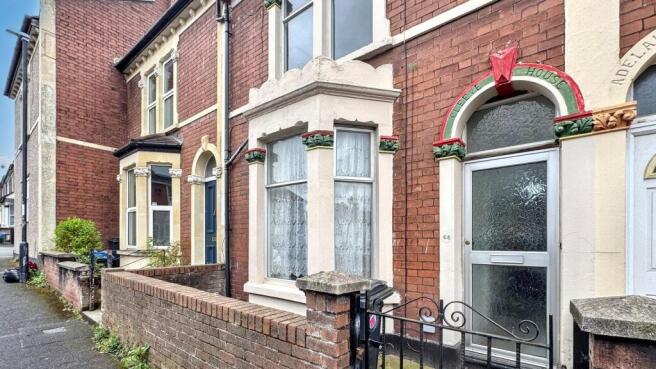 Charming front view of a well-maintained proper...
